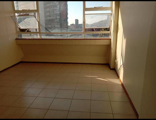 4 BEDROOM APARTMENT FOR SALE IN SUNNYSIDE